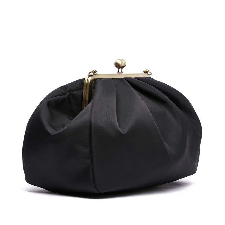 Anni Teriani - Designer handbags with signature color decisions